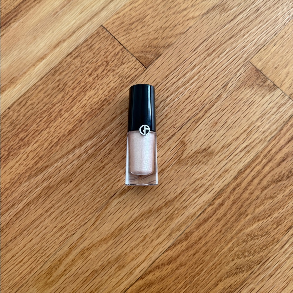 Armani beauty Eye Tint Long-Lasting Liquid Eyeshadow